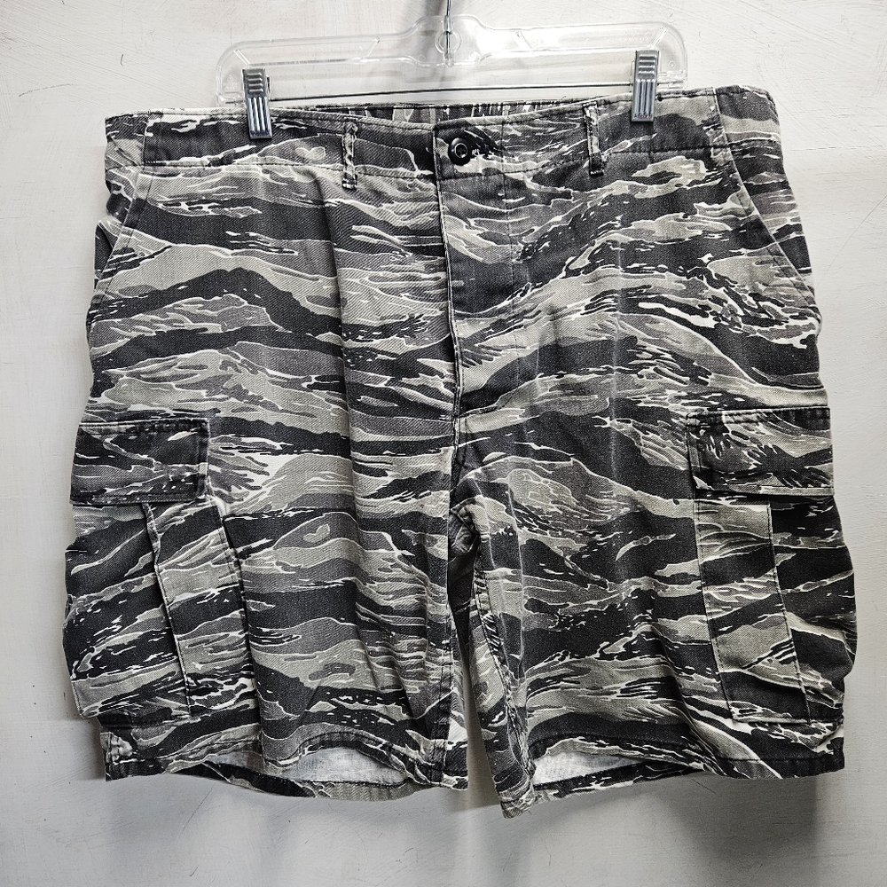 Vintage Military Tiger Camo Shorts Mens 36-40 XL 50/50 Blend USA